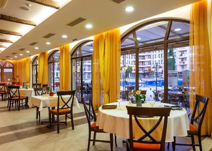 George - 3 Pools, 2 Bedrooms & 2 Bathrooms Sunny Beach