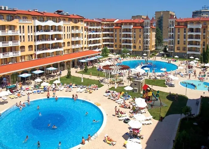 George - 3 Pools, 2 Bedrooms & 2 Bathrooms Sunny Beach