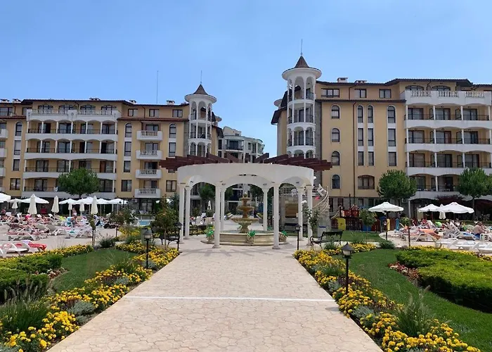 George - 3 Pools, 2 Bedrooms & 2 Bathrooms * Sunny Beach