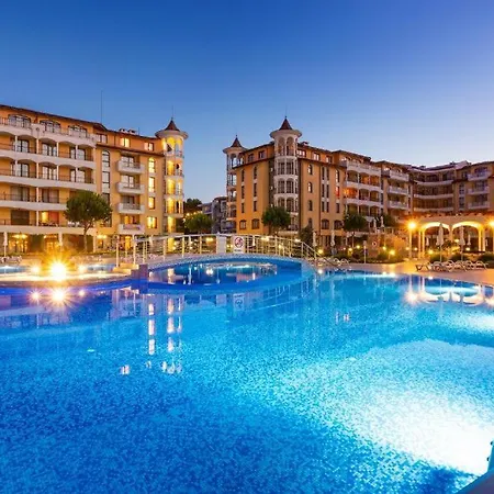 דירה George - 3 Pools, 2 Bedrooms & 2 Bathrooms *