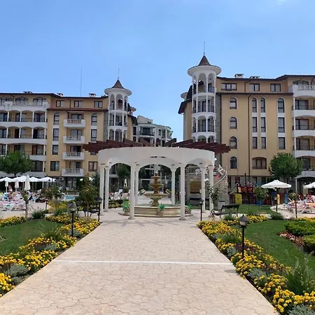 George - 3 Pools, 2 Bedrooms & 2 Bathrooms * Sunny Beach