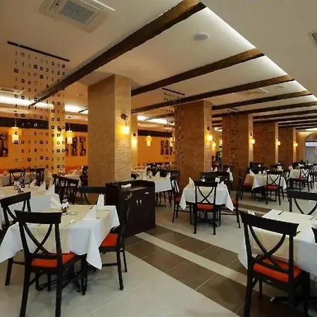 Appartamento George - 3 Pools, 2 Bedrooms & 2 Bathrooms