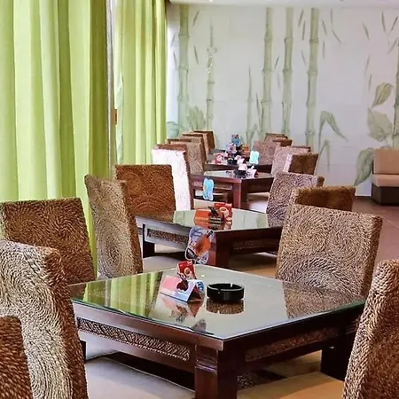 George - 3 Pools, 2 Bedrooms & 2 Bathrooms Appartamento Sunny Beach