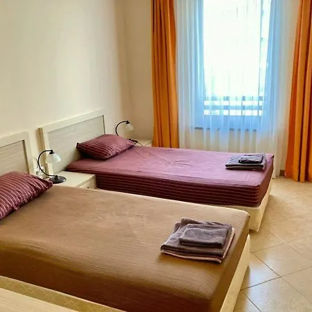 Appartamento George - 3 Pools, 2 Bedrooms & 2 Bathrooms