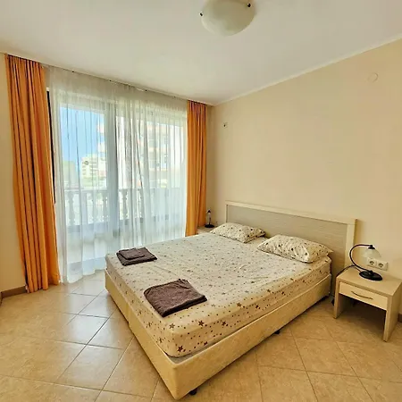George - 3 Pools, 2 Bedrooms & 2 Bathrooms Sunny Beach
