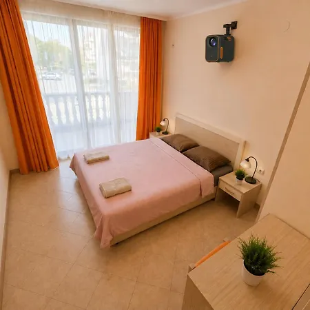 דירה George - 3 Pools, 2 Bedrooms & 2 Bathrooms *