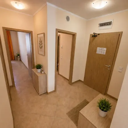 George - 3 Pools, 2 Bedrooms & 2 Bathrooms * סאני ביץ'