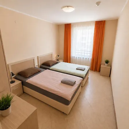 דירה George - 3 Pools, 2 Bedrooms & 2 Bathrooms סאני ביץ'