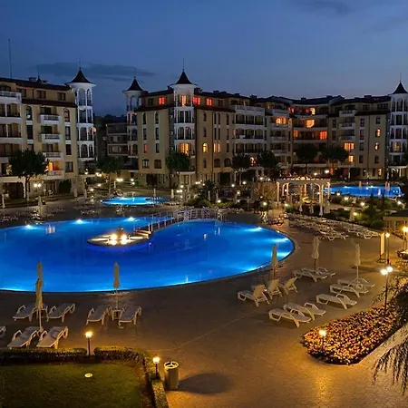 Апартамент George - 3 Pools, 2 Bedrooms & 2 Bathrooms Слънчев бряг
