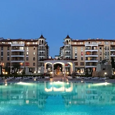 George - 3 Pools, 2 Bedrooms & 2 Bathrooms דירה *