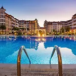 George - 3 Pools, 2 Bedrooms & 2 Bathrooms *
