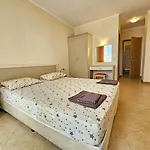 George - 3 Pools, 2 Bedrooms & 2 Bathrooms Lejlighed *