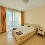 George - 3 Pools, 2 Bedrooms & 2 Bathrooms Sunny Beach